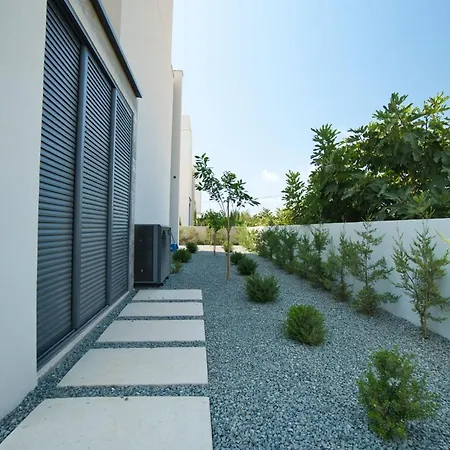 Harmony Residences 1 3 *
